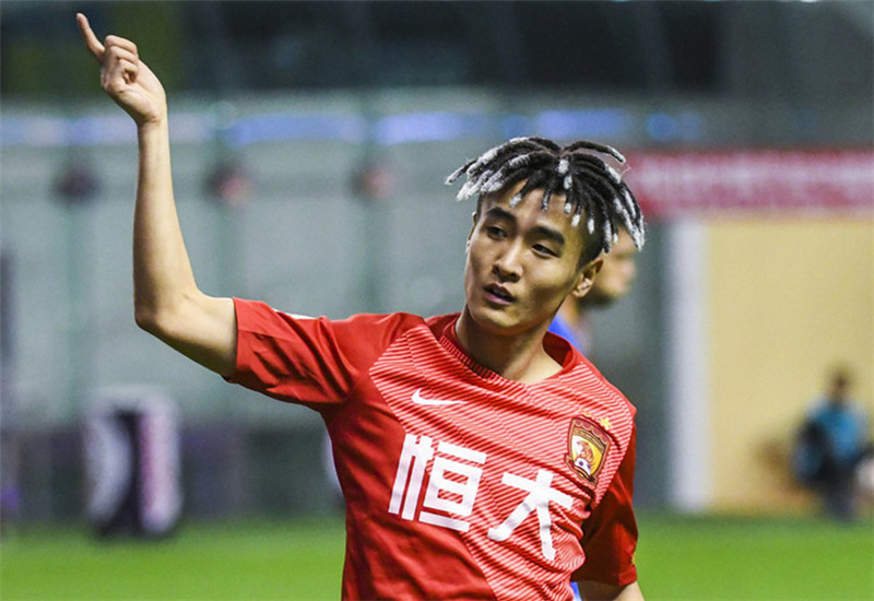 巴黎在比赛中受伤退赛，恒大主帅表示担忧！